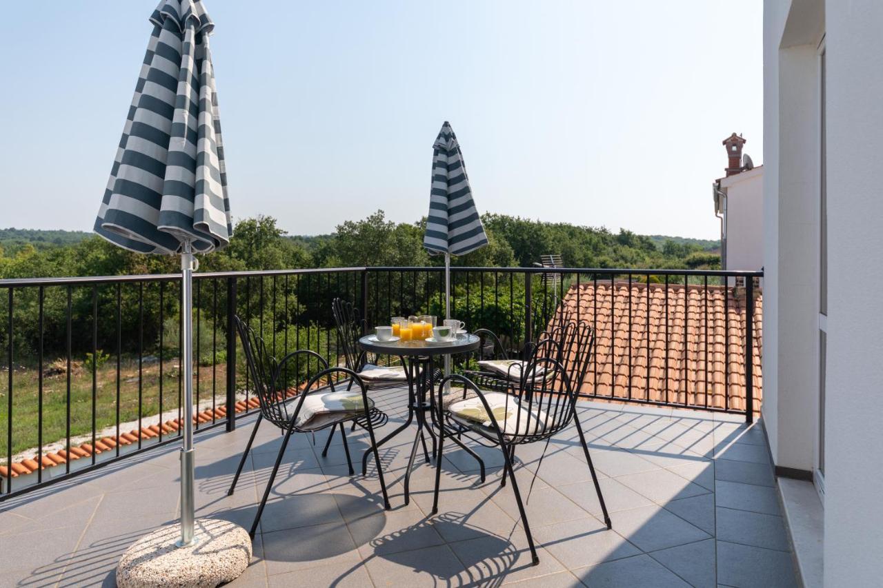 Apartments Oliva Poreč Exterior foto
