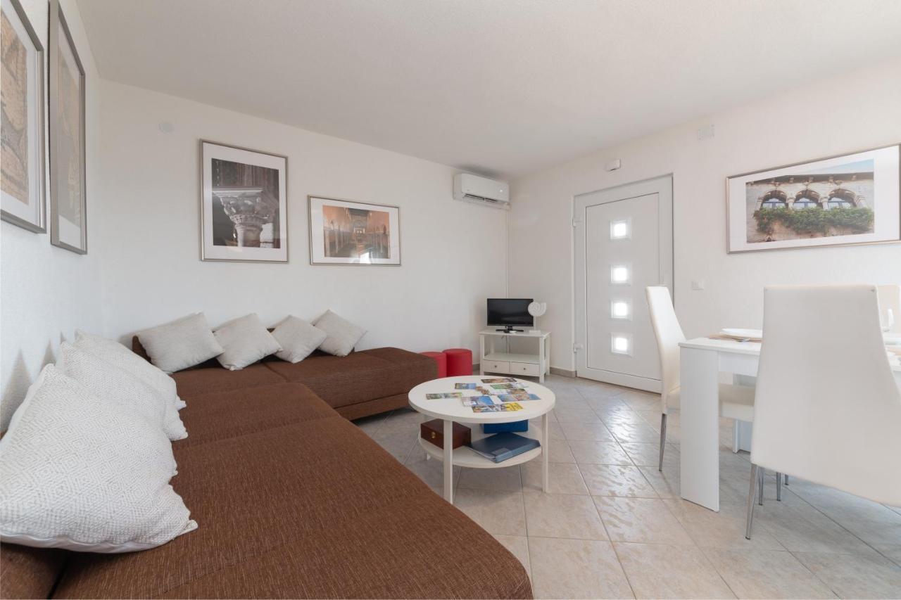Apartments Oliva Poreč Exterior foto